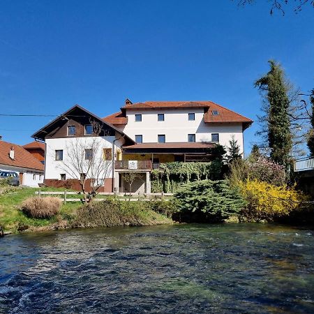 Krka River Lodge Znojile pri Krki المظهر الخارجي الصورة