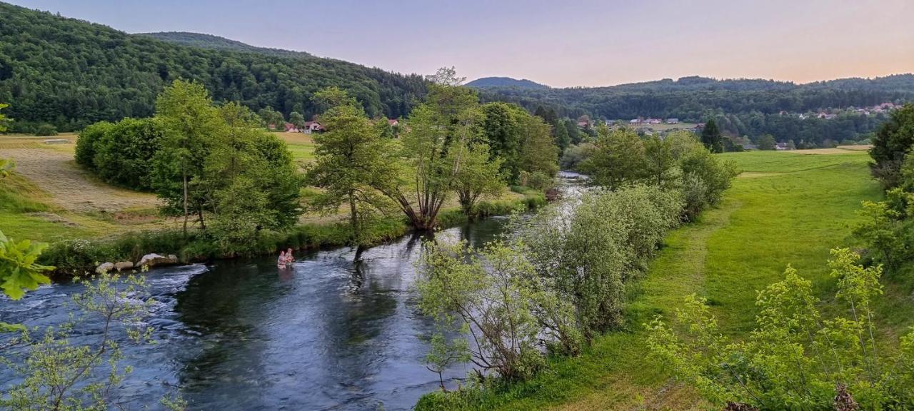 Krka River Lodge Znojile pri Krki المظهر الخارجي الصورة